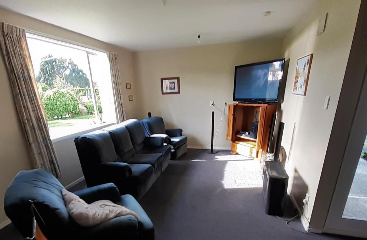 Last Light Lodge Tuatapere Exterior photo